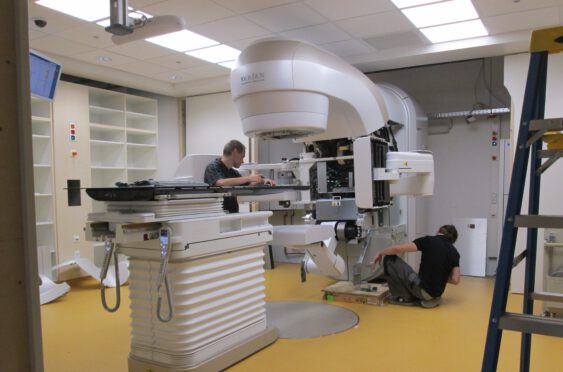MED-SERVICE – Dr. Dolling & Co. GmbH: Universitätsklinikum Marburg – Erweiterung der Strahlentherapie